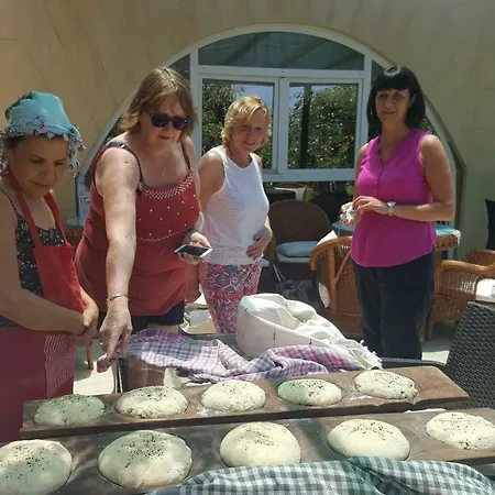 Lapida Garden B&B 3*