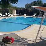 Oda ve Kahvaltı Lapida Garden Lapta