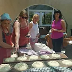 Lapida Garden Bed and Breakfast 3*