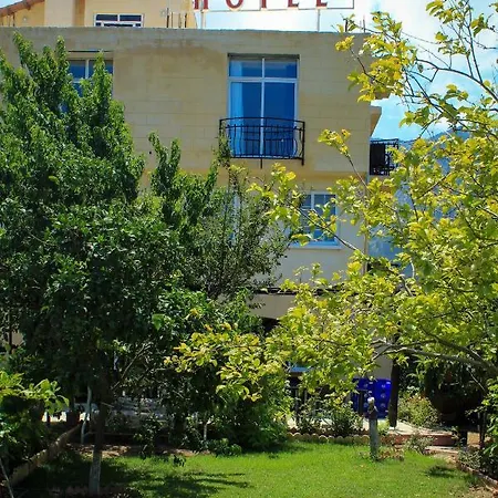 Oda ve Kahvaltı Lapida Garden Lapta