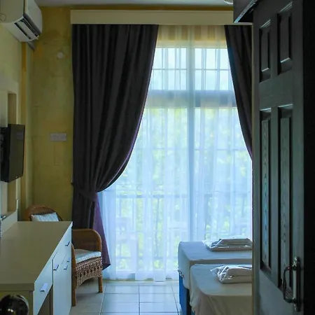 Bed & Breakfast Lapida Garden 3*