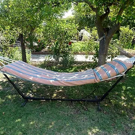Frühstückspension Lapida Garden