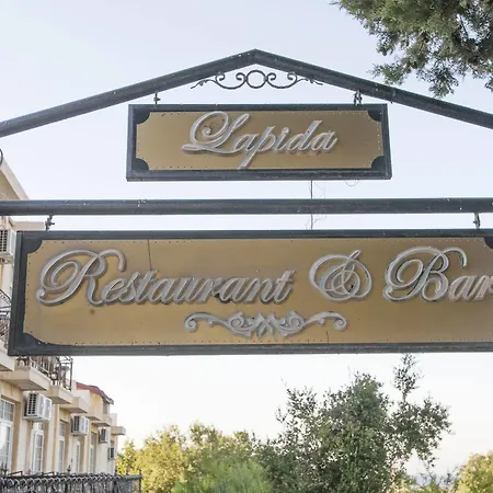 Lapida Garden 3*