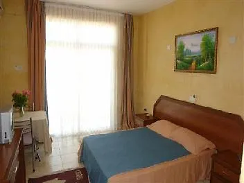Lapida Garden 3*