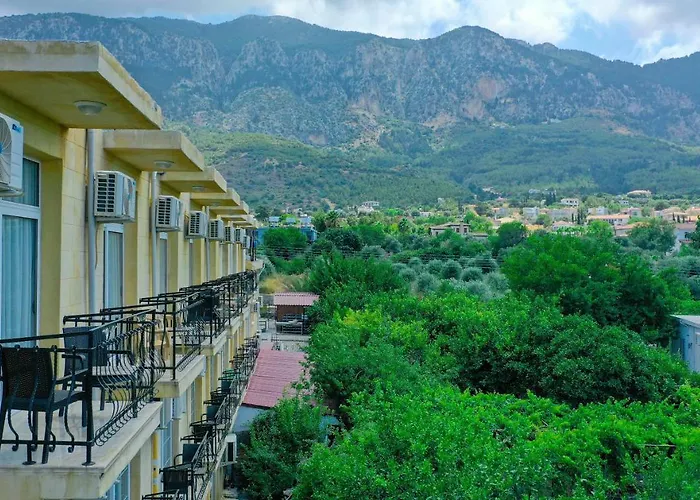 Lapida Garden Nocleg ze śniadaniem 3*