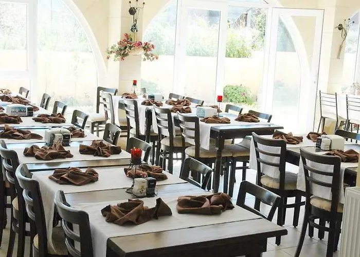 Lapida Garden Nocleg ze śniadaniem 3*