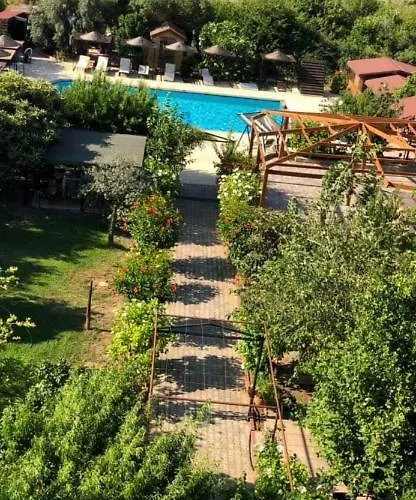 Lapida Garden Lápithosz